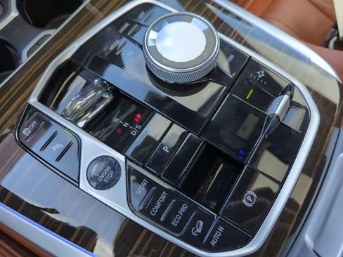 Certified 2023 BMW X7 xDrive40i w/ Executive Package image 28