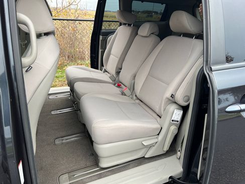 Used 2016 Kia Sedona LX w/ LX Convenience Package image 11