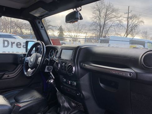 Used 2018 Jeep Wrangler Unlimited Sahara w/ Dual Top Group image 14