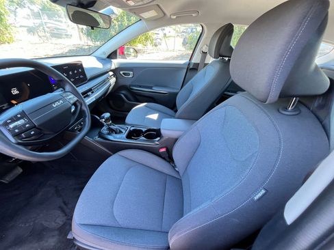 Used 2025 Kia K4 LXS image 23