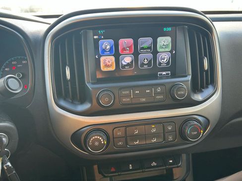 Used 2017 Chevrolet Colorado LT w/ LT Convenience Package image 21