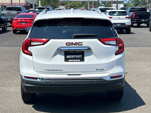 Used 2023 GMC Terrain SLT w/ Infotainment Package II AWD/4WD image 6