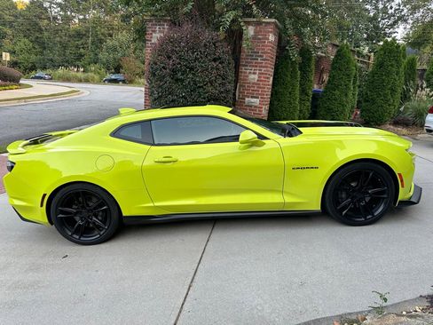 Used 2021 Chevrolet Camaro SS image 16