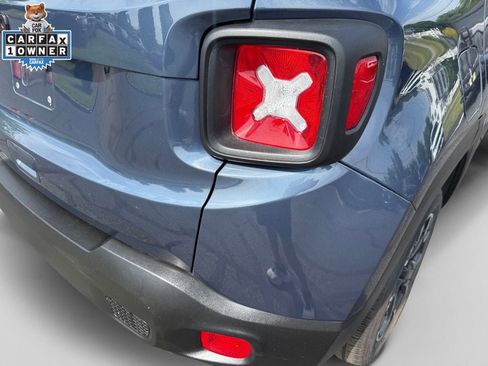 Used 2023 Jeep Renegade Latitude AWD/4WD image 19
