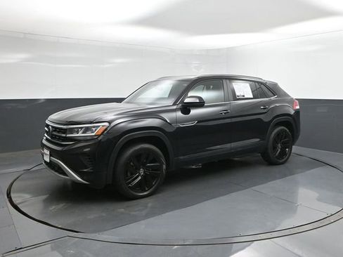 Used 2021 Volkswagen Atlas Cross Sport SE FWD image 30