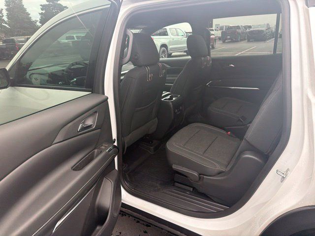 Used 2024 Chevrolet Traverse LT w/ Trailering Package FWD image 13