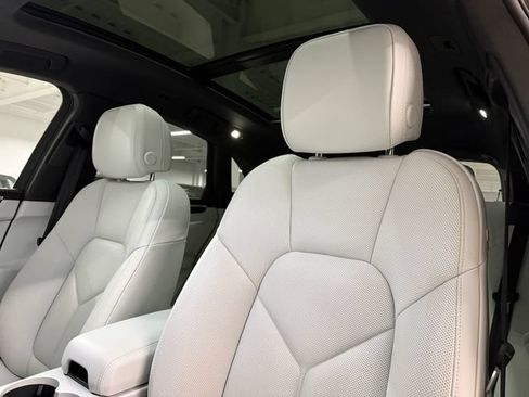 Certified 2026 Porsche Macan Turbo AWD/4WD image 30
