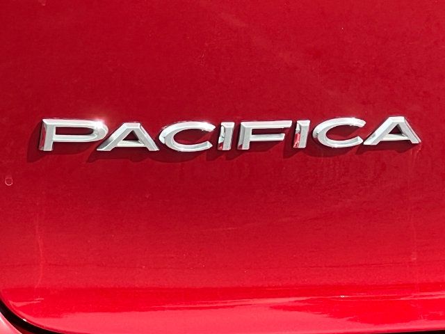 Used 2025 Chrysler Pacifica Select FWD image 51