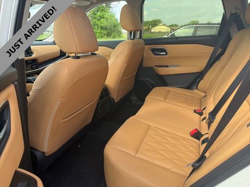 Certified 2023 Nissan Rogue Platinum w/ Platinum Premium Package image 9