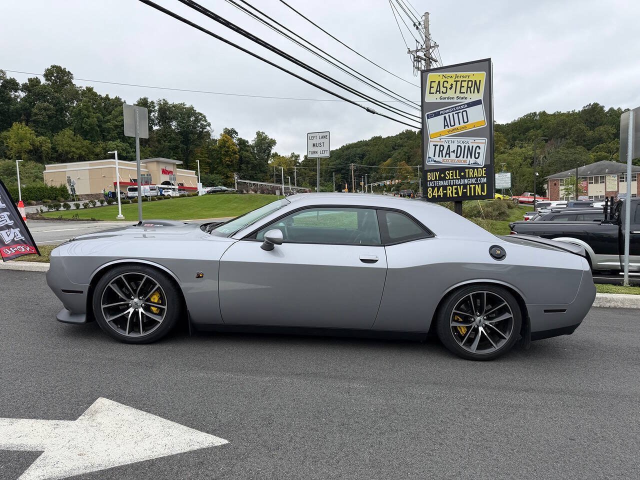 Used 2017 Dodge Challenger R/T Scat Pack RWD image 3