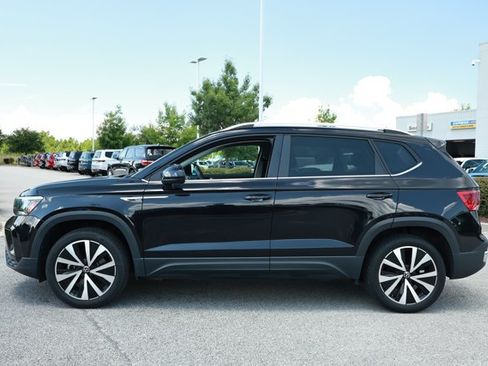 Used 2024 Volkswagen Taos SE FWD image 9