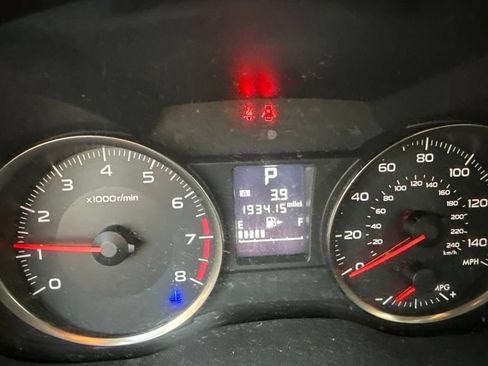 Used 2014 Subaru Crosstrek 2.0i Limited AWD/4WD image 9