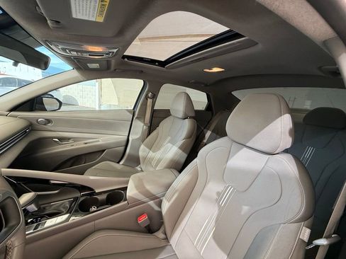 Used 2024 Hyundai Elantra SEL w/ Convenience Package FWD image 32