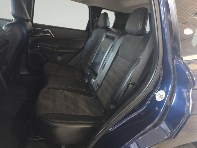 Used 2024 Mitsubishi Outlander SE AWD/4WD image 25