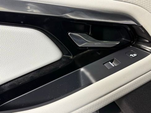 Used 2022 Land Rover Range Rover Evoque R-Dynamic S image 24