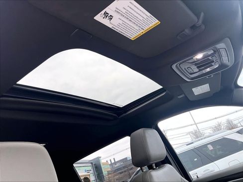 Used 2022 GMC Sierra 1500 SLT w/ SLT Premium Plus Package image 22