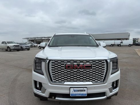 Used 2021 GMC Yukon XL Denali image 8