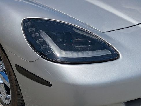 Used 2006 Chevrolet Corvette Convertible w/ Preferred Equipment Group image 10