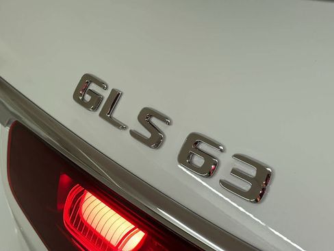 New 2025 Mercedes-Benz GLS 63 AMG 4MATIC image 9