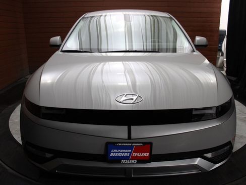 Used 2024 Hyundai Ioniq 5 SEL image 2