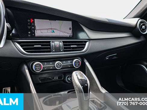 Used 2022 Alfa Romeo Giulia Veloce RWD image 39