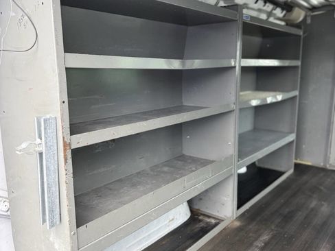 Used 2006 Chevrolet Express 2500 image 24