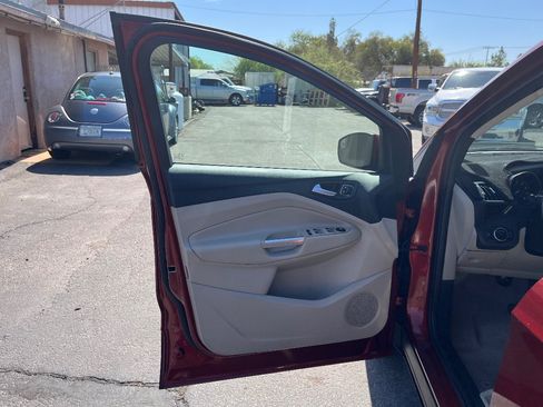 Used 2014 Ford Escape Titanium FWD image 27