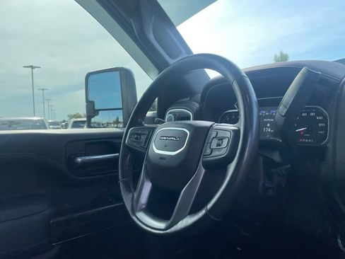 Used 2022 GMC Sierra 2500 Denali w/ Denali Ultimate Package AWD/4WD image 29