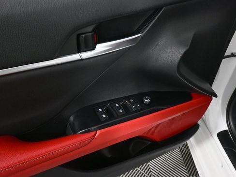 Used 2019 Toyota Camry XSE image 8