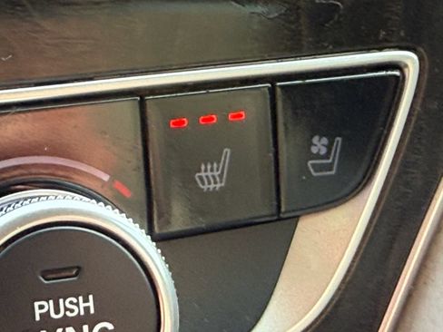 Used 2020 Honda Accord Touring image 27