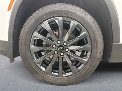 Used 2023 Chevrolet Traverse RS AWD/4WD image 28