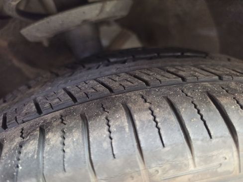 Certified 2023 Chrysler Voyager LX FWD image 25