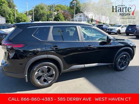 Certified 2024 Nissan Rogue SV w/ SV Premium Package AWD/4WD image 8