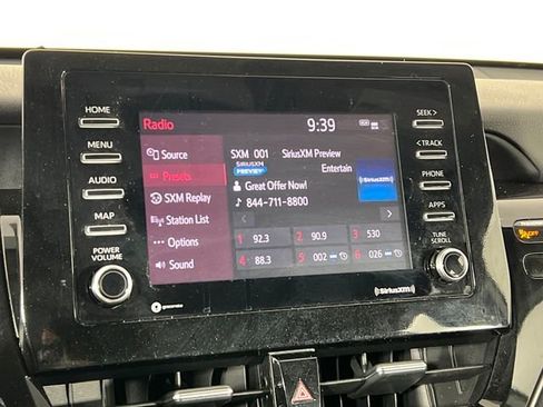 Used 2024 Toyota Camry SE image 30