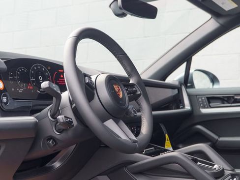 New 2026 Porsche Cayenne image 5