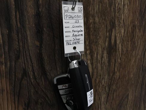 Used 2023 Lincoln Navigator Reserve image 34