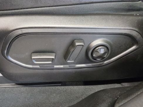 Used 2024 Jeep Grand Cherokee L Laredo AWD/4WD image 21