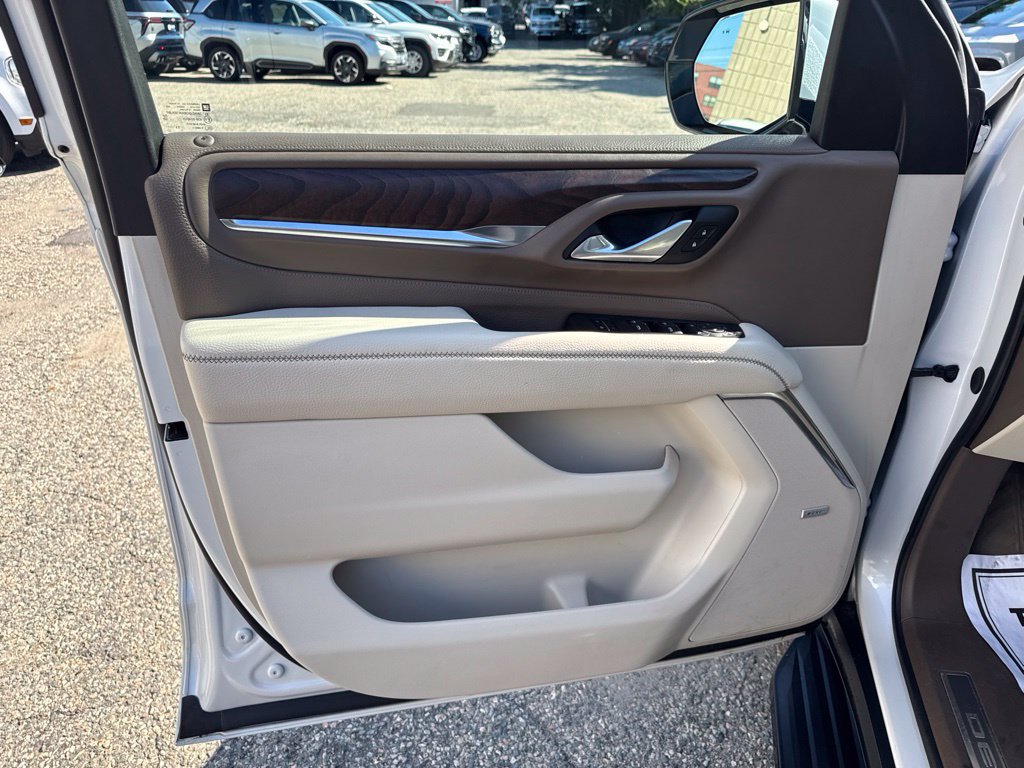 Used 2023 GMC Yukon Denali AWD/4WD image 12