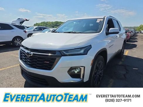 Used 2022 Chevrolet Traverse RS FWD image 1