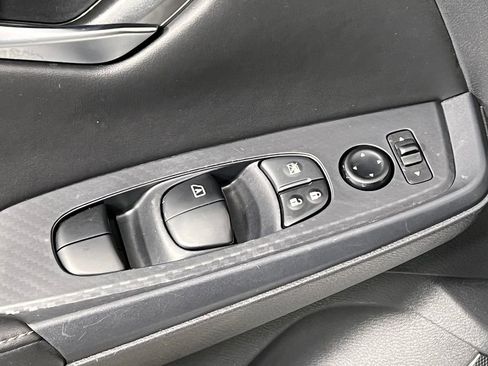 Used 2023 Nissan Sentra SV image 11