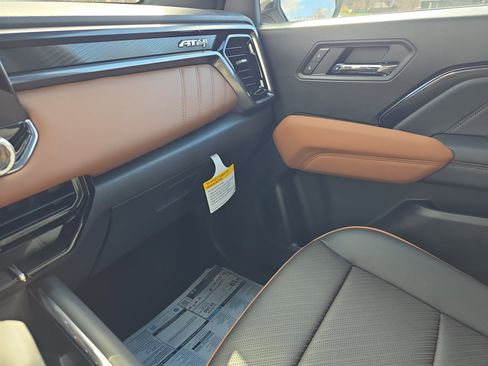 New 2026 GMC Canyon AT4 w/ Technology Plus Package AWD/4WD image 31