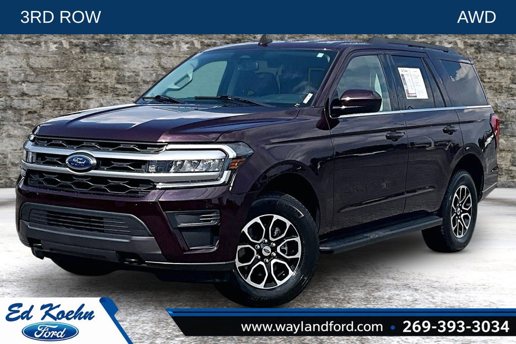 Used 2023 Ford Expedition XLT AWD/4WD image 3