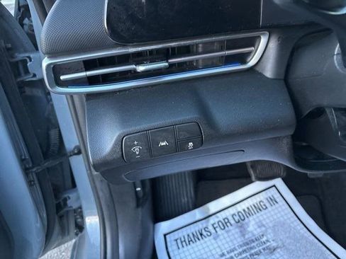 Used 2022 Hyundai Elantra Limited image 20