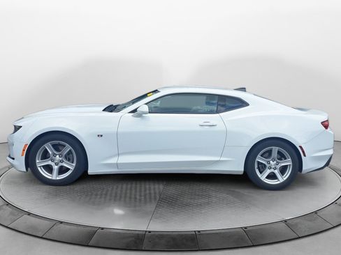 Used 2023 Chevrolet Camaro LT RWD image 4
