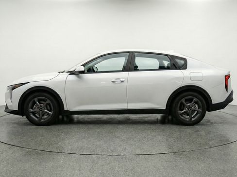 Used 2025 Kia K4 FWD image 5