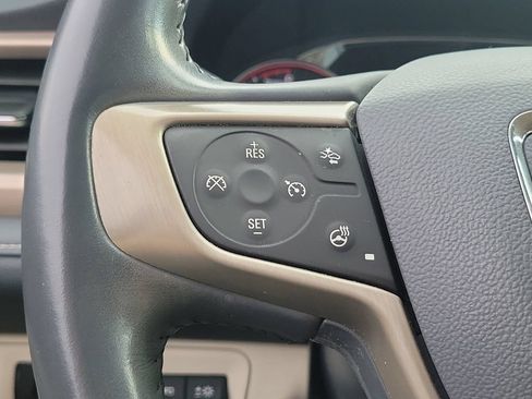 Used 2020 GMC Acadia Denali w/ Technology Package FWD image 24
