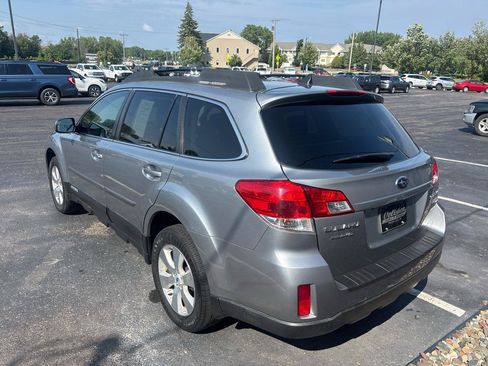 Used 2011 Subaru Outback 3.6R Limited AWD/4WD image 5