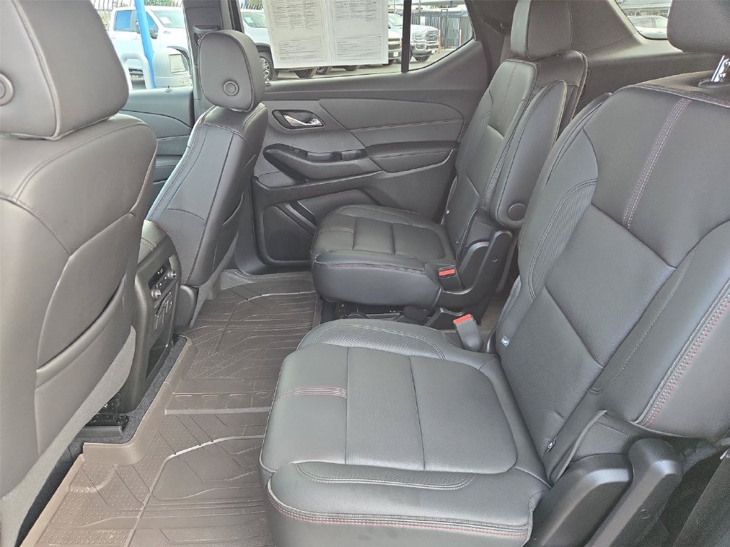 Certified 2024 Chevrolet Traverse RS FWD image 17