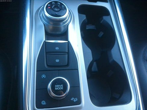 Used 2023 Ford Explorer XLT w/ Equipment Group 202A image 16