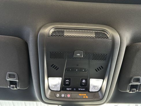 Certified 2025 Cadillac XT6 Premium Luxury image 27